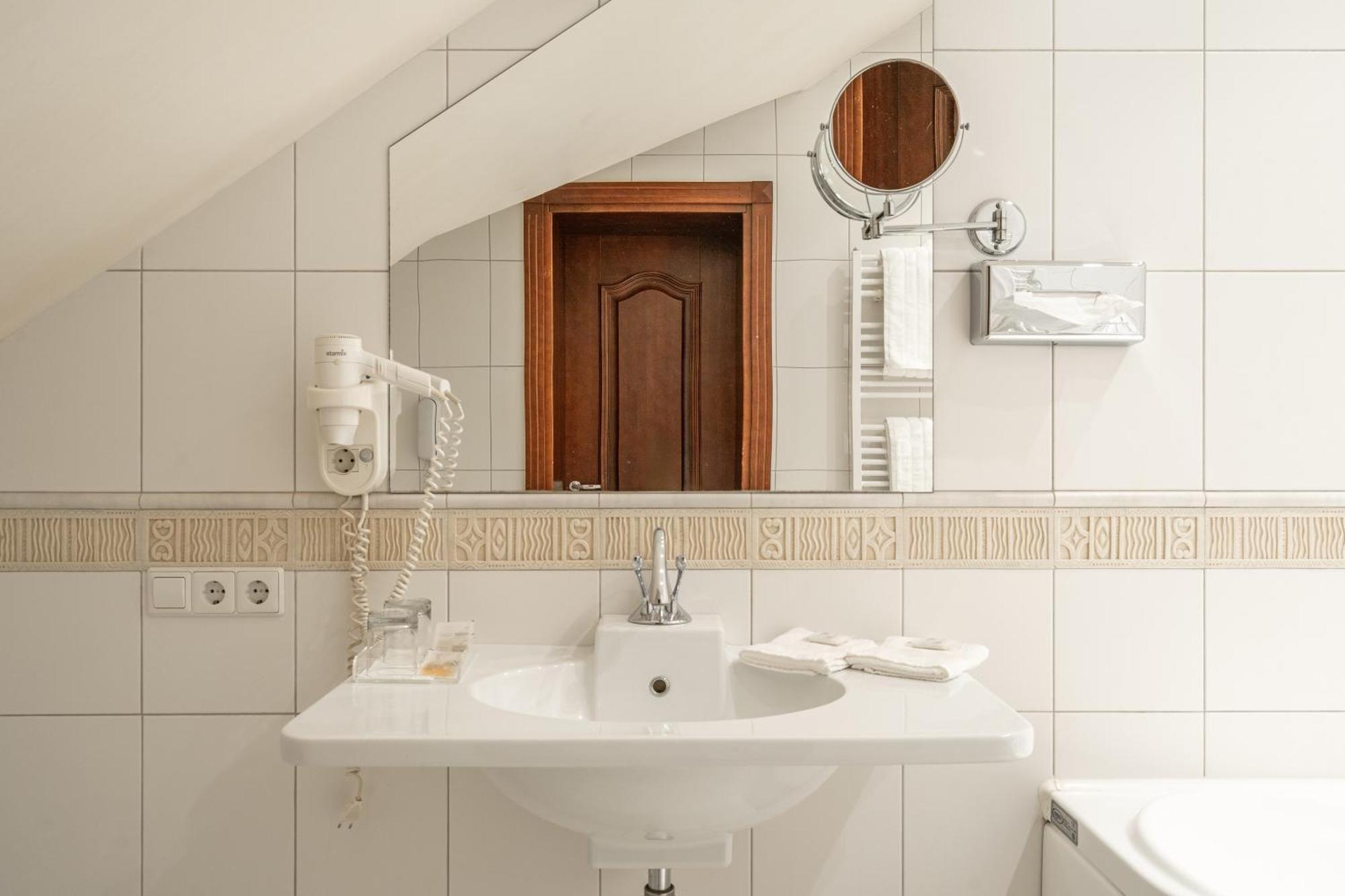 Hotel Sfinksas Kowno Zewnętrze zdjęcie
