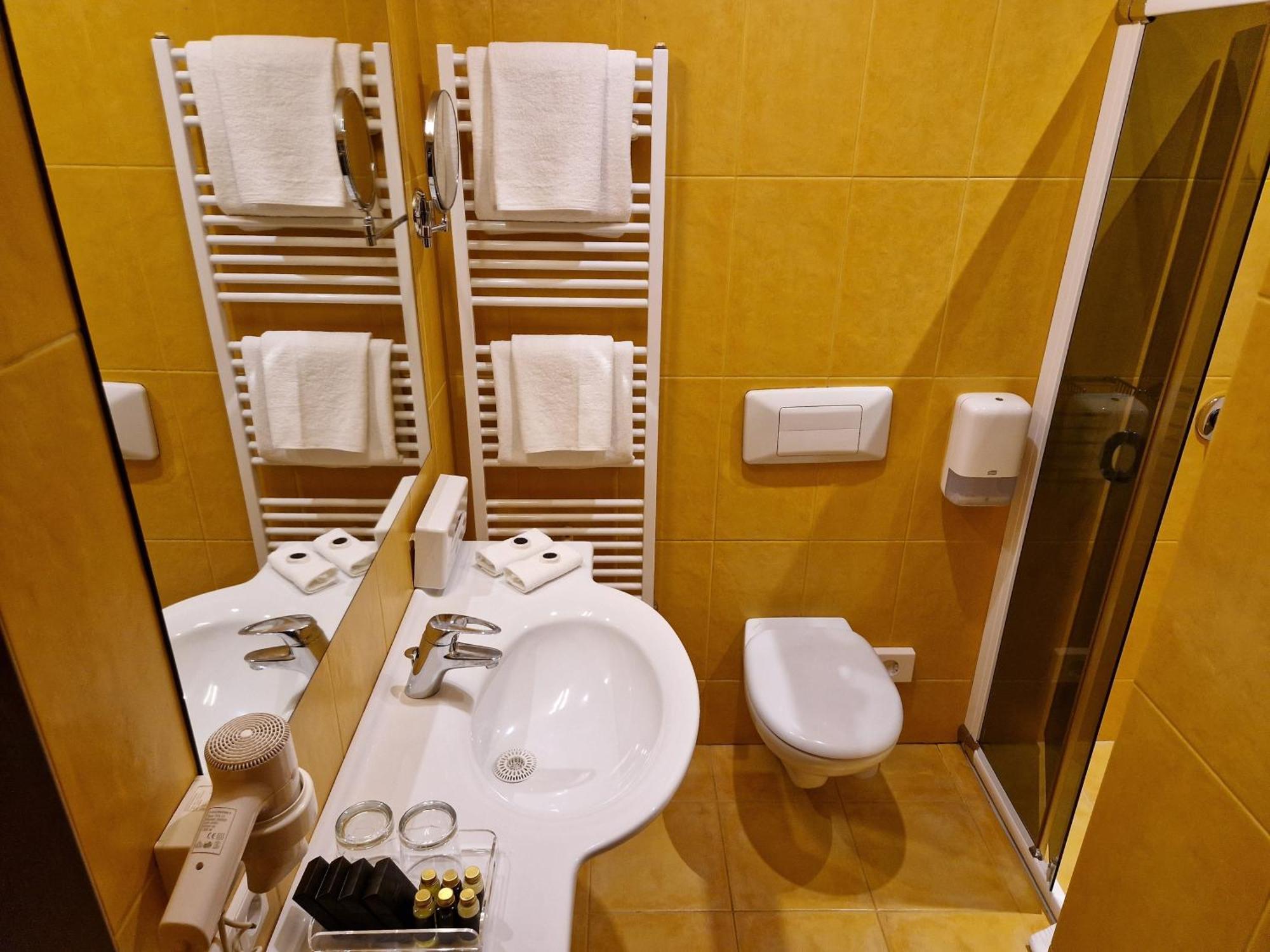 Hotel Sfinksas Kowno Zewnętrze zdjęcie